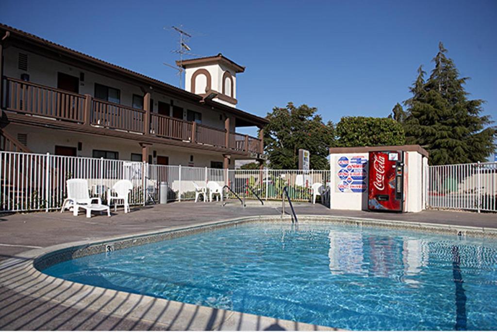 Ez 8 Motel Newark Exterior foto